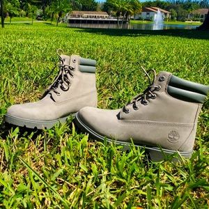 New Timberland Linden Woods Women's Waterproof Boot Size 8 - Grey